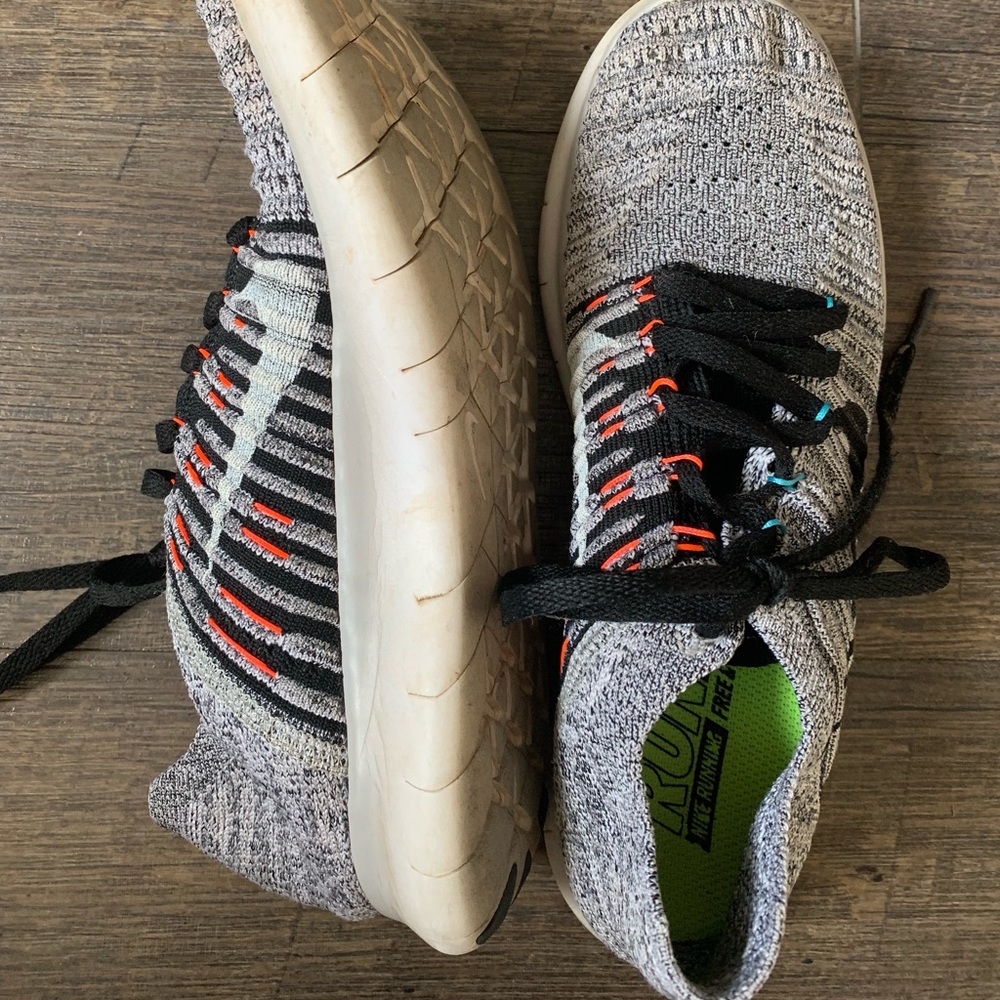 Nike free flyknit shoes